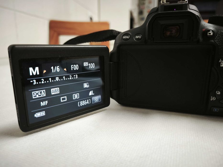 CANON EOS 700D + 3 Lentes + Acessórios