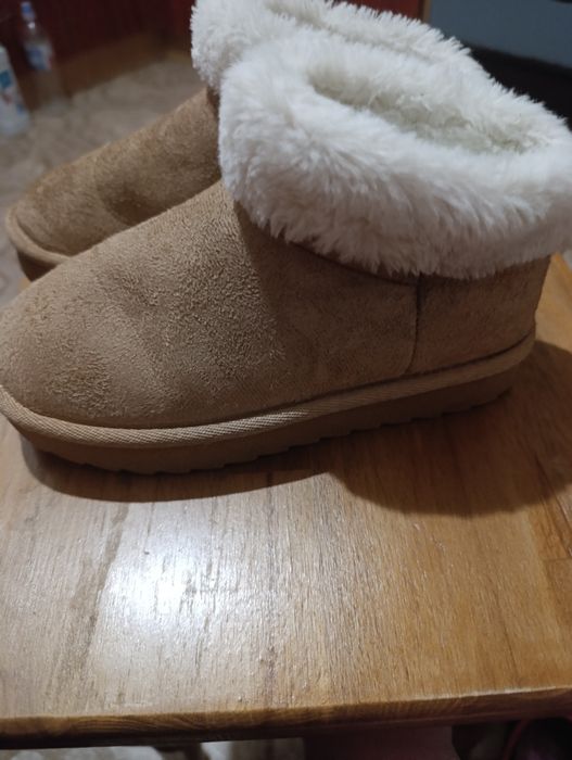 Продам угги дитячі 33 розмір