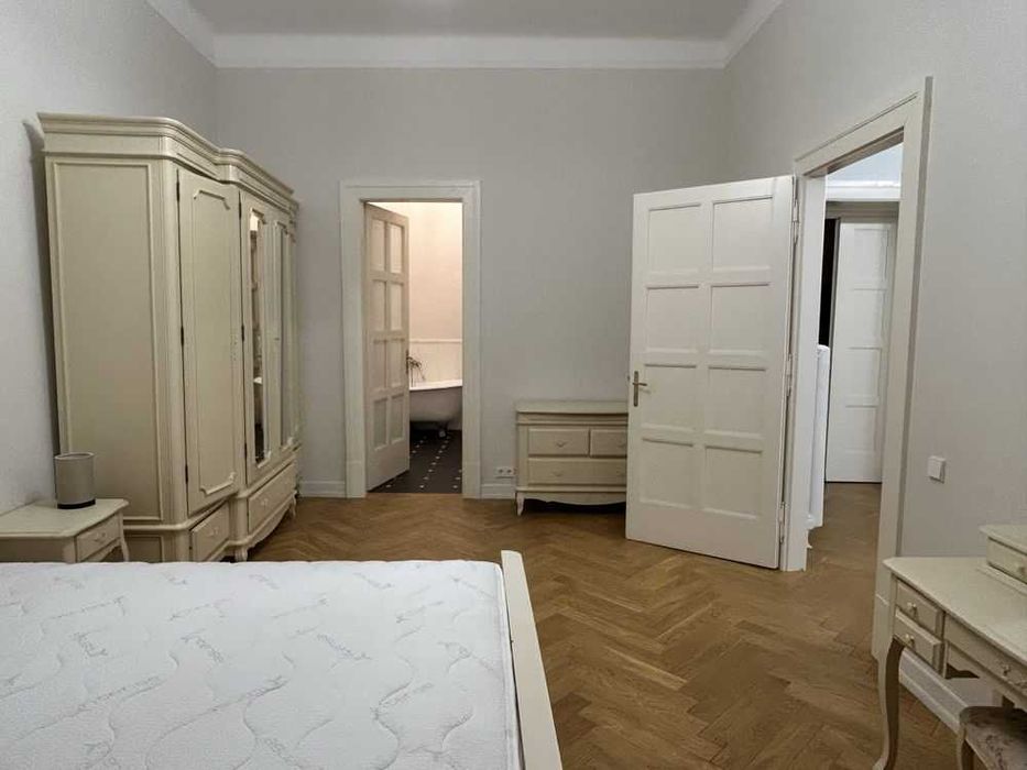 вул. Стецька-Саксаганського. Центр Львова. Світло НЕ вимикають. Оренда