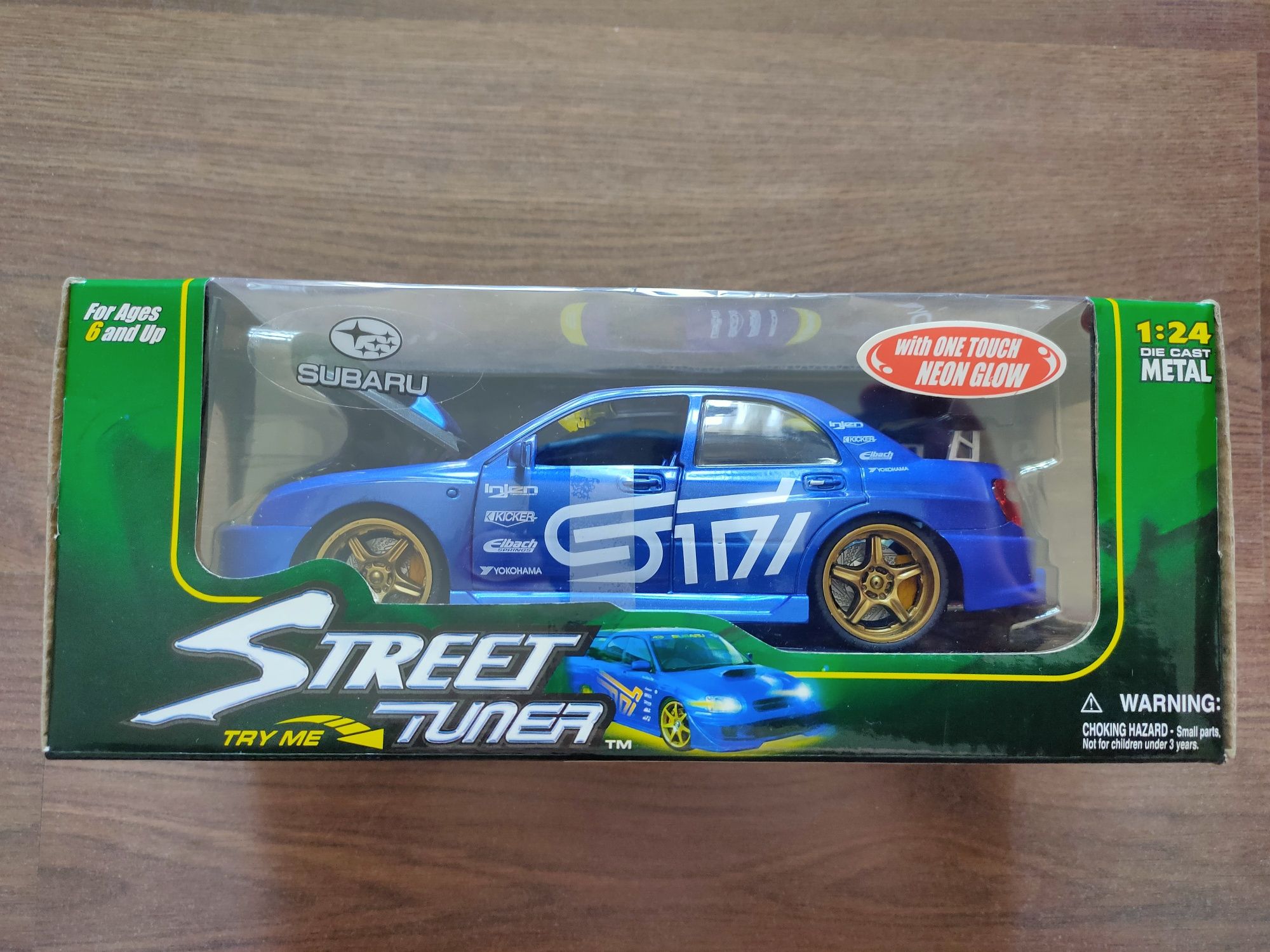 Carro Subaru Street tunner escala 1:24 metal