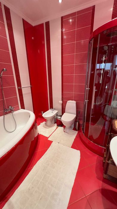 Оренда чудового будинку з басейном