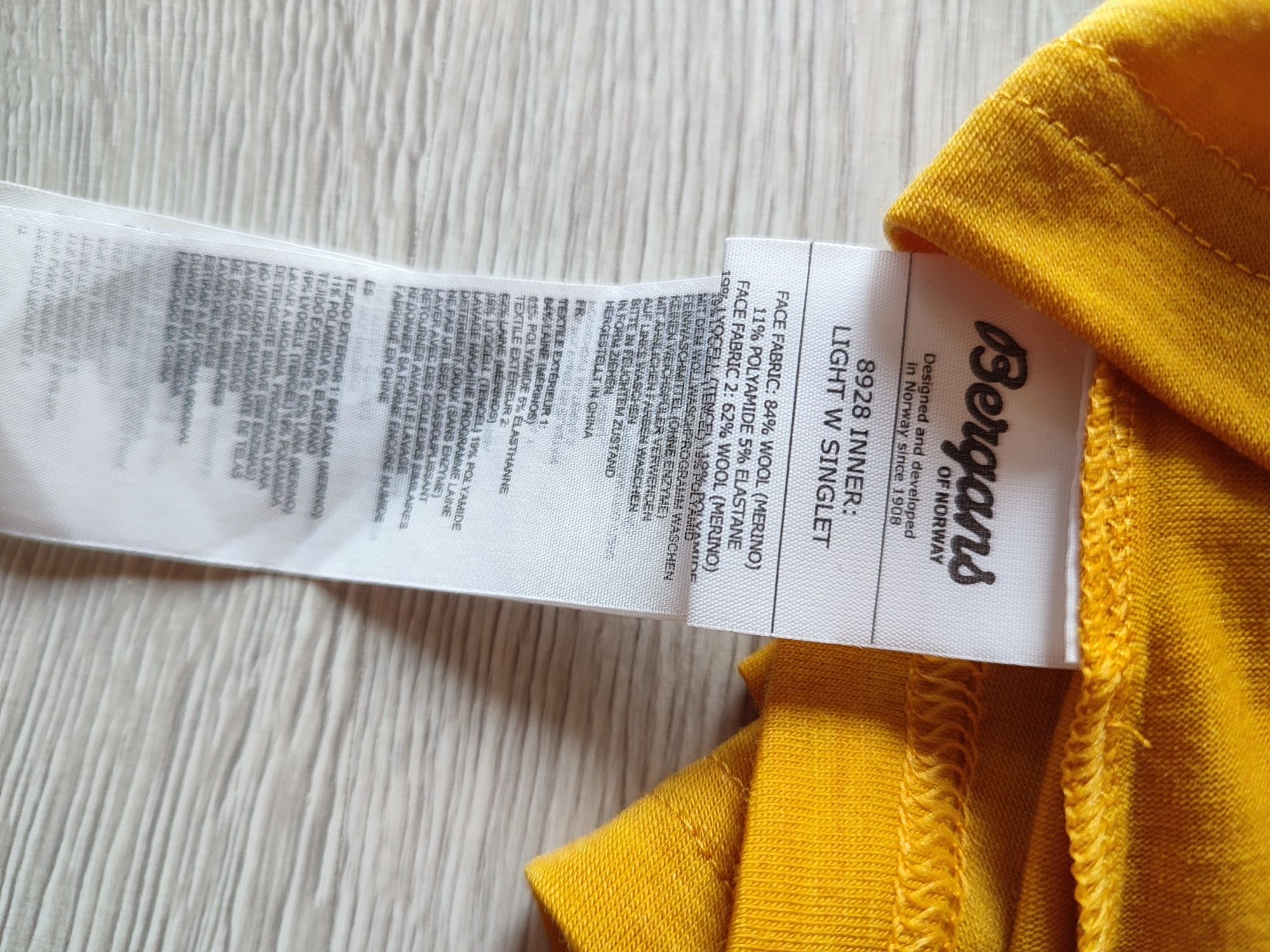 Top sportowy bokserka Bergans of Norway LightLine Singlet 84% merino
