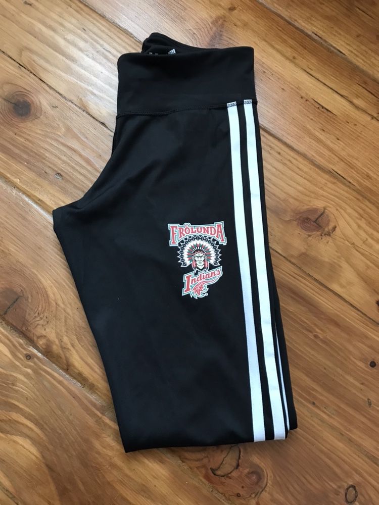 Legginsy czarne sportowe marki Adidas rozmiar xs stan idealne używane