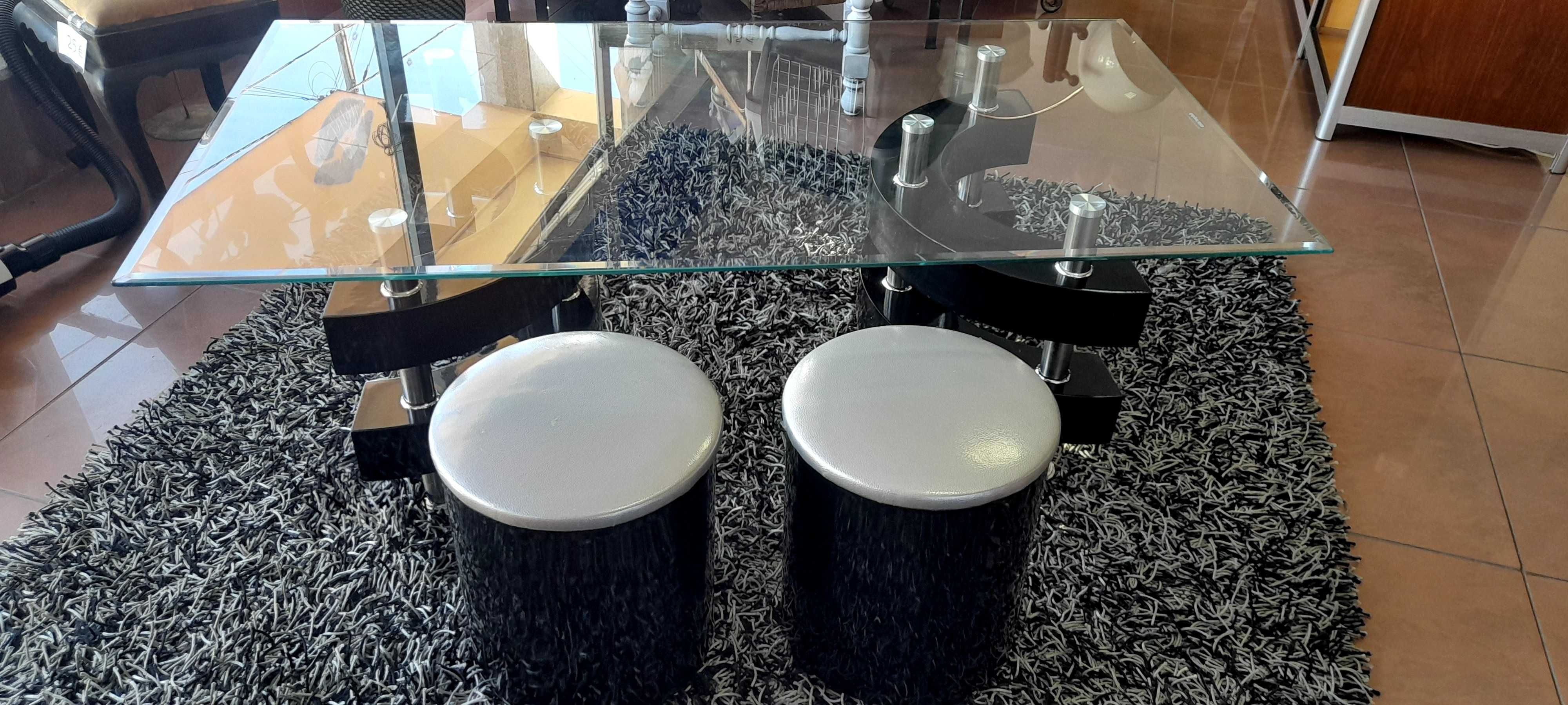 Mesa de centro moderna com 2 puffs