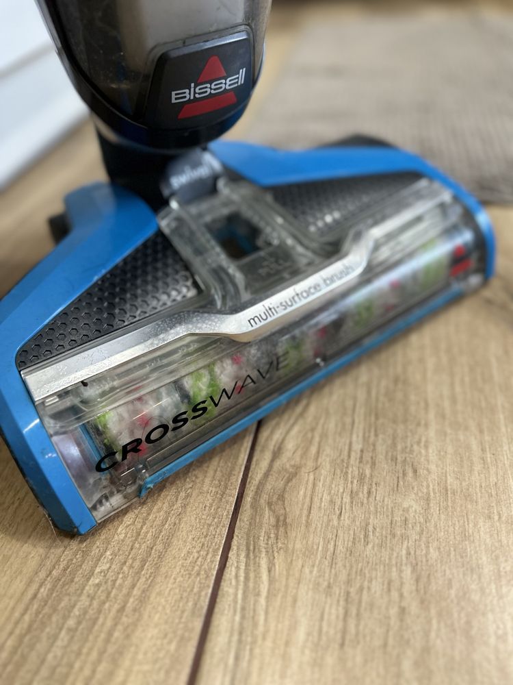 Вертикальний миючий пилосос Bissell CrossWave
