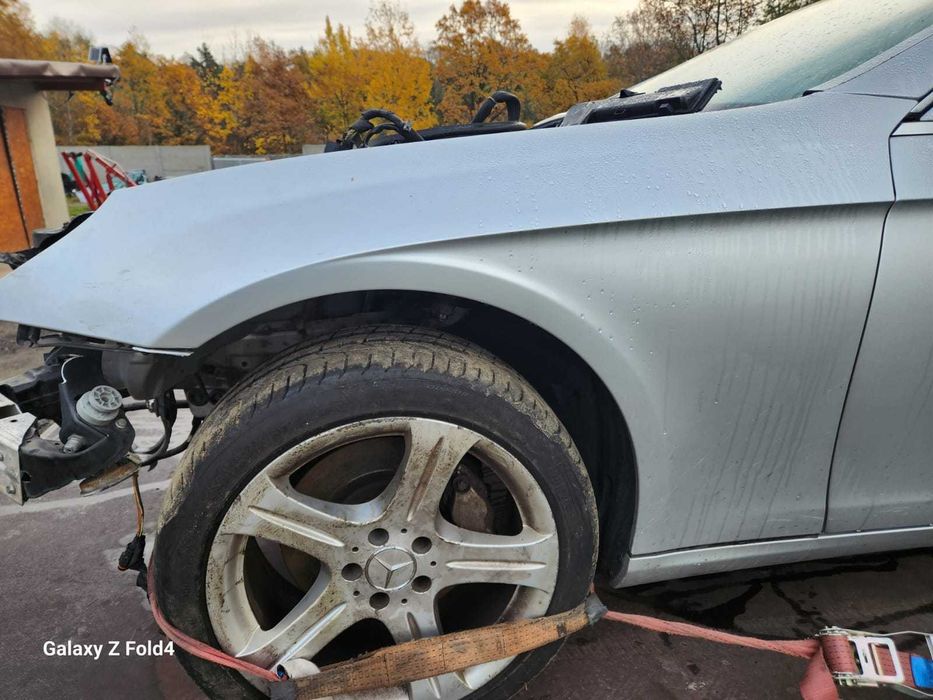 Mercedes CLS C219 błotnik 775