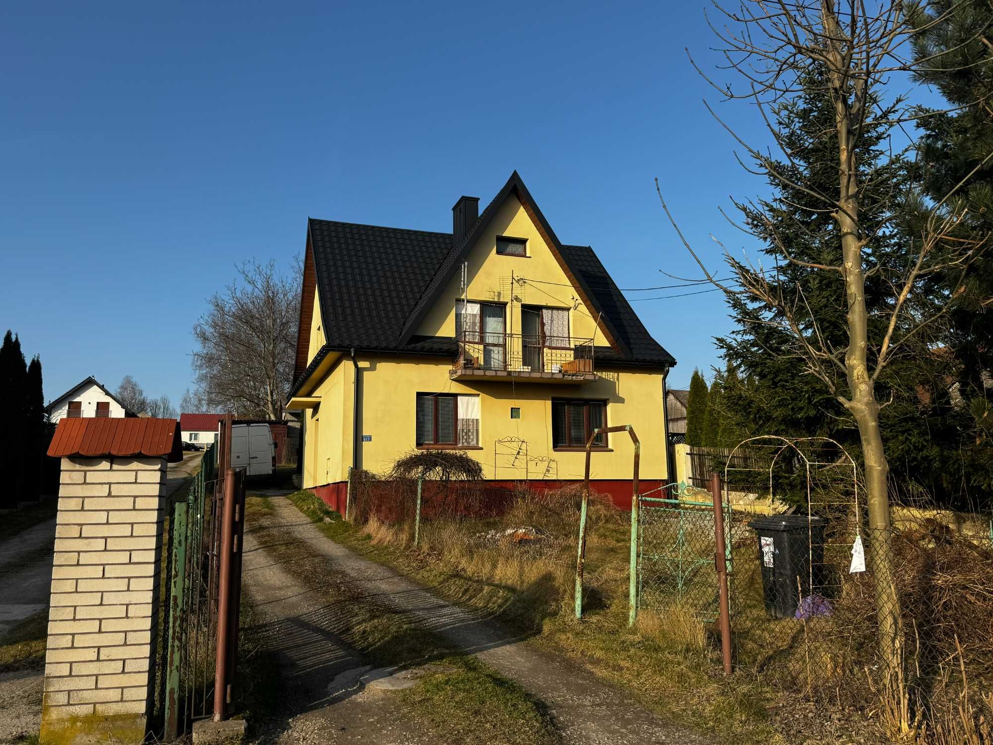 dom jednorodzinny na działce 10ar Cichawa