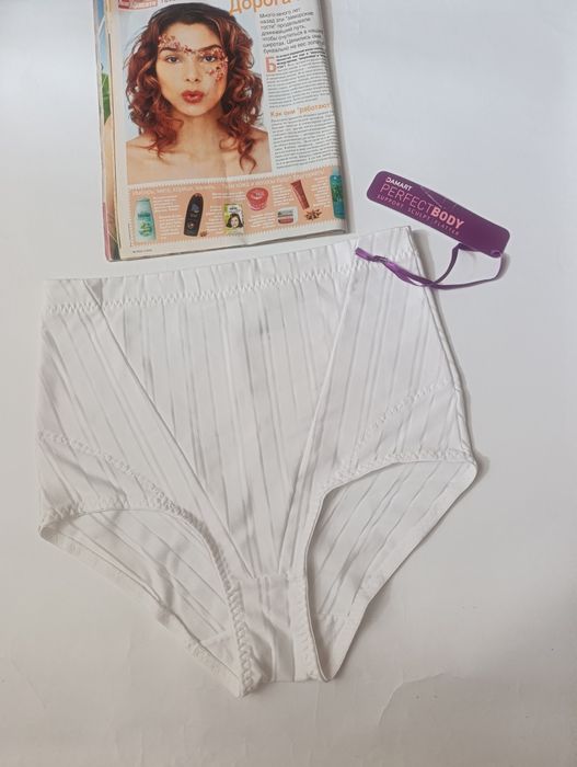 Стильні утягуючі високі трусики бренда Damart, розмір М