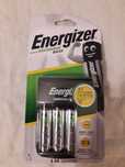 Carregador de pilhas AA e AAA Energizer com ligaçao USB e 4pilhas NOVO