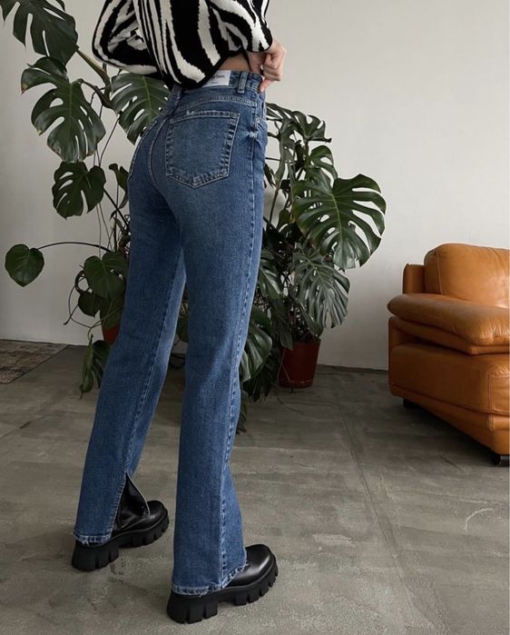 Стильні джинси з розрізами