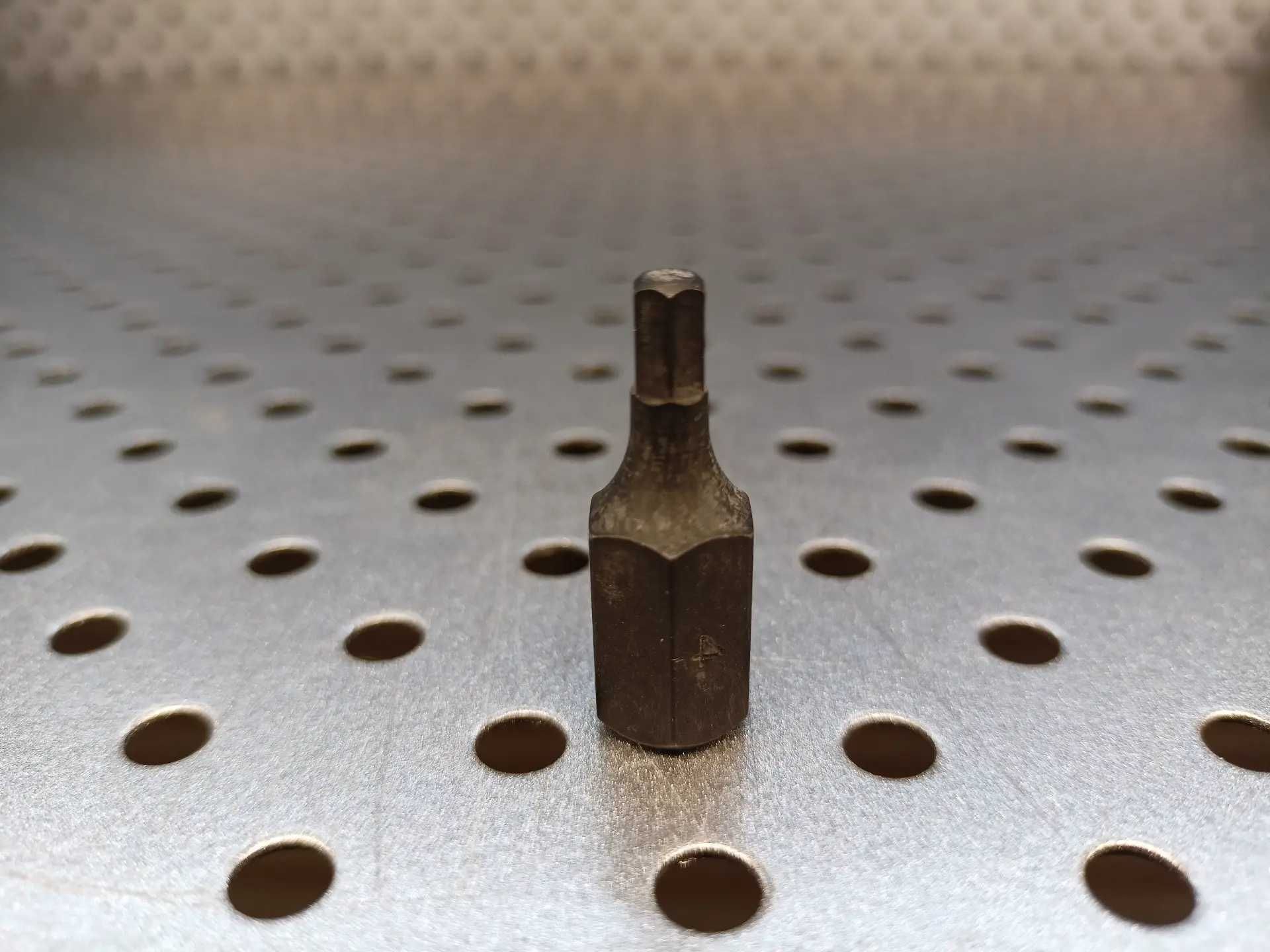 Bit IMBUS 4x10mm długość 30 mm ze stali S2 HONITON HX004 bit imbus 4mm