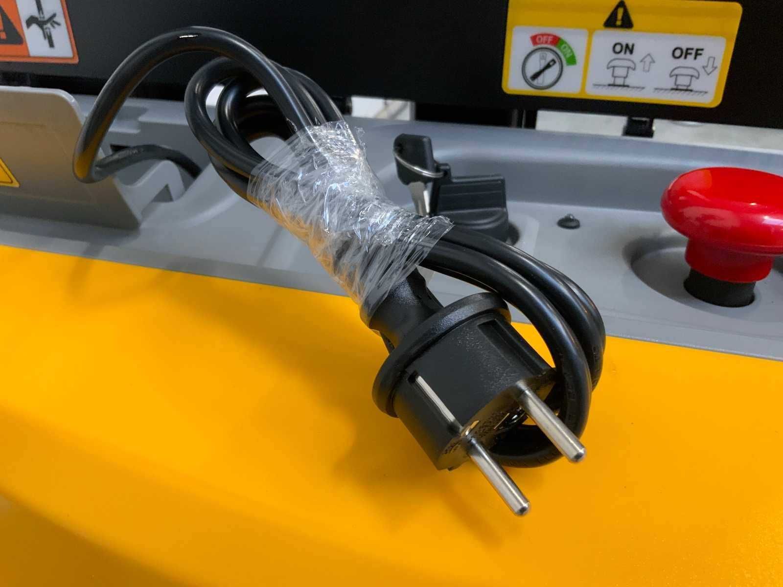 Stacker Empilhador porta paletes elétrico NOVO, 1500kg, elevação 3.0m