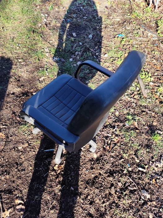 Крісло офісне пневматика