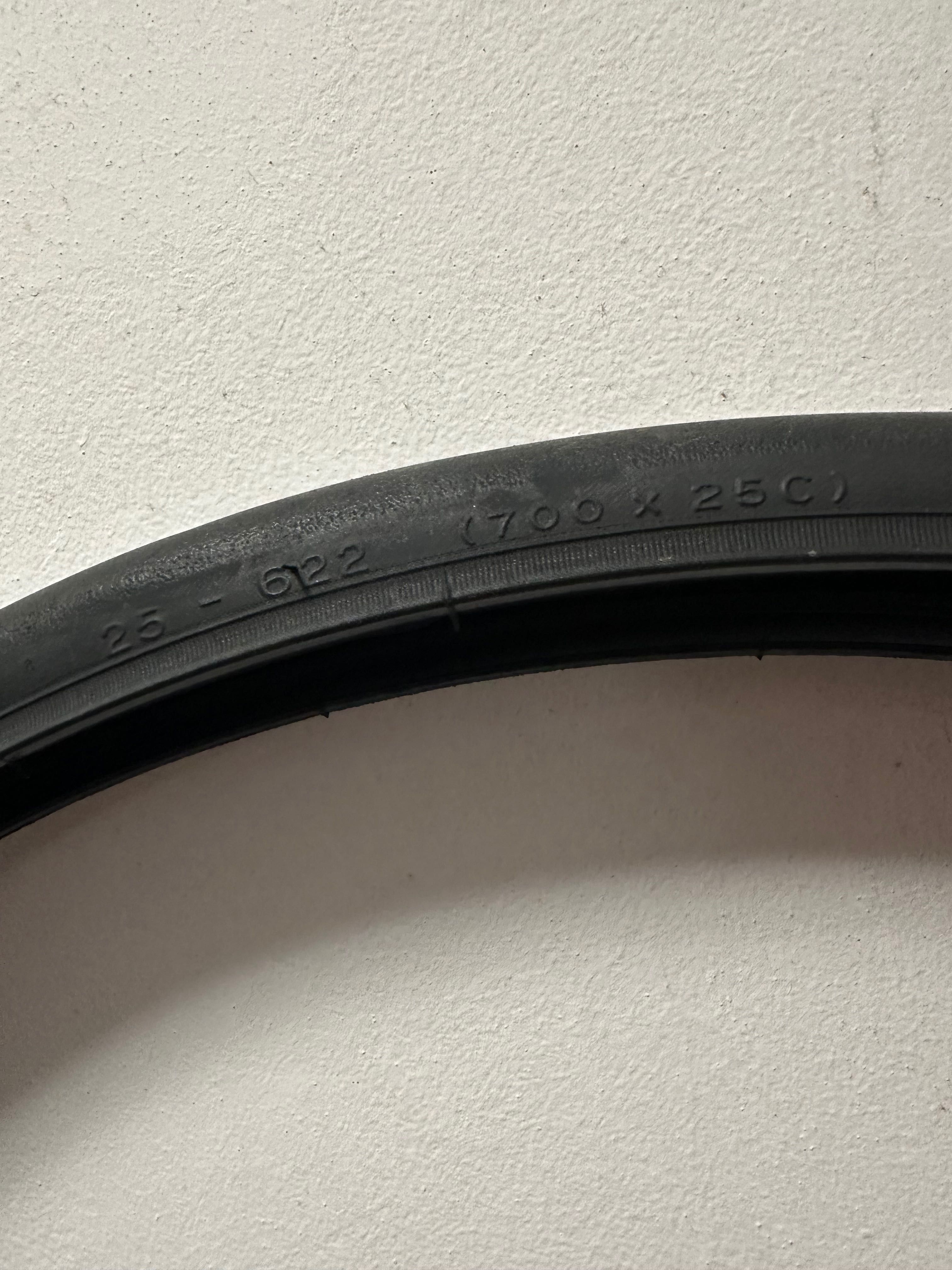 Pneu de estrada 700x25 Michelin Dynamic Sport (Conjunto 16€)