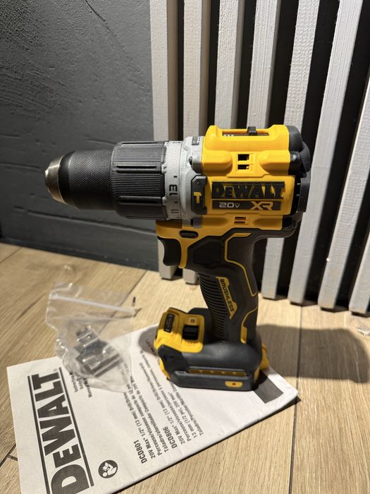 Шуруповерт Dewalt DCD806 "Anti-rotation"