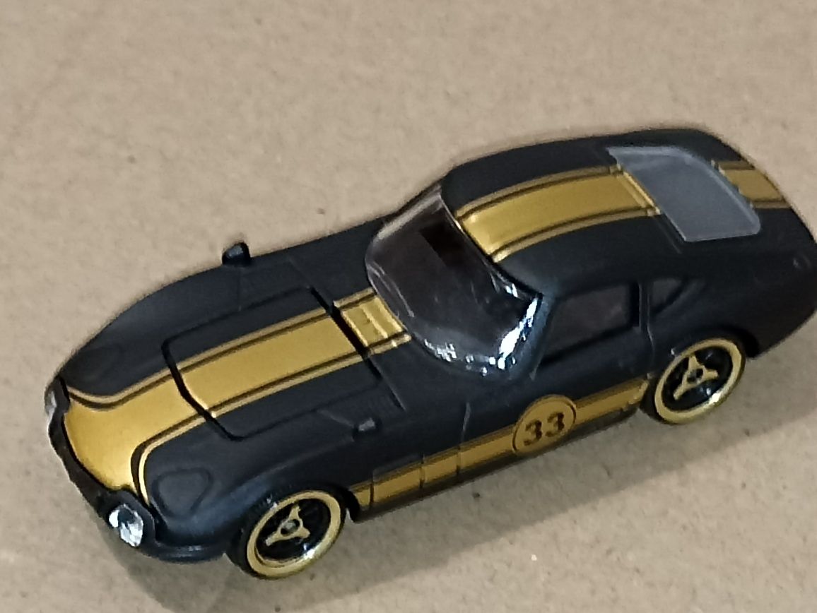 model samochodu Toyota 2000 GT majorette z limitowanej edycji