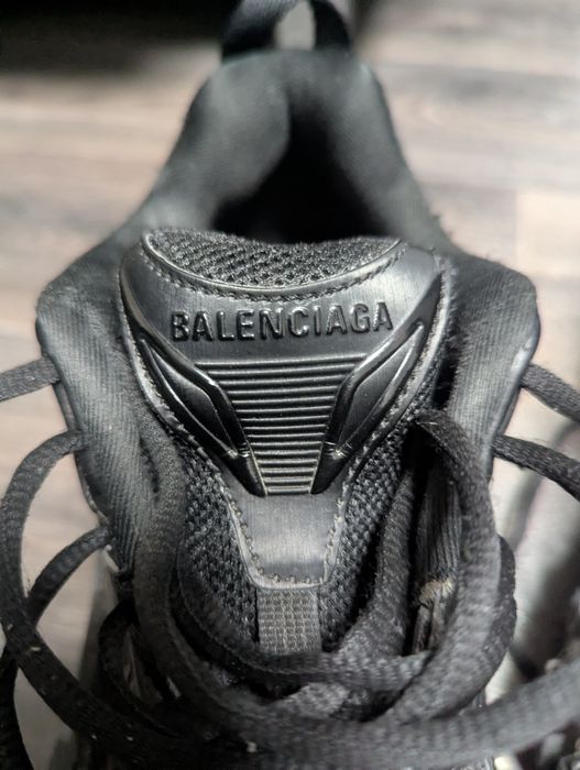 Balenciaga defender piercing