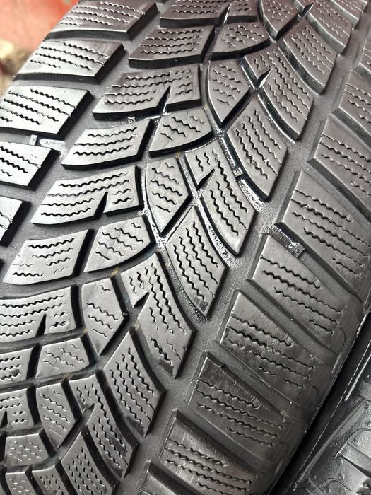 215/55/16 R16 Goodyear UltraGrip Performance зима 2 шт