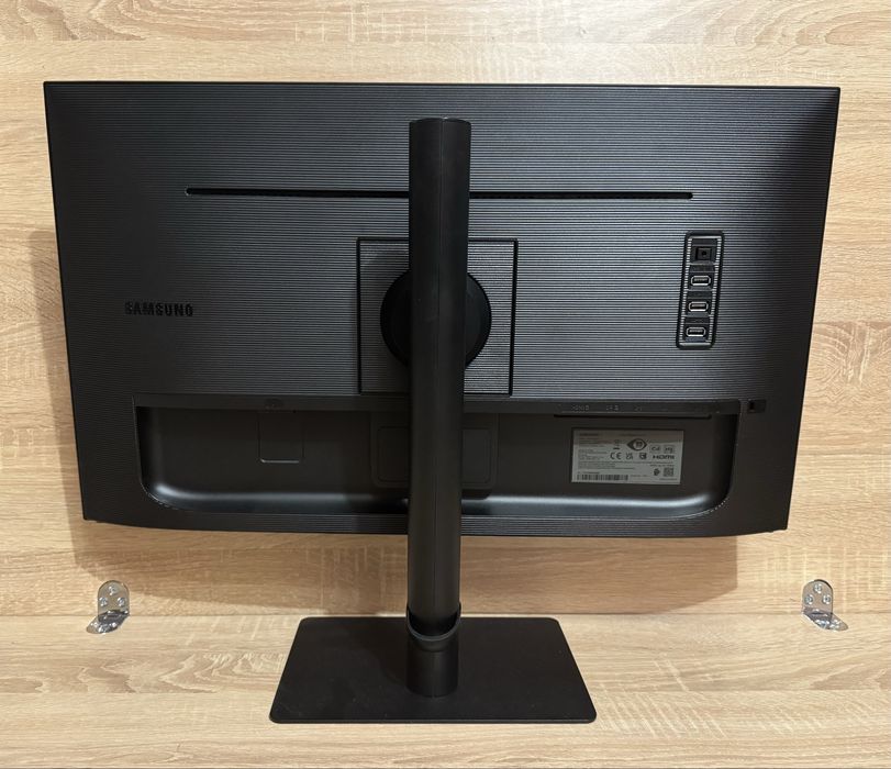 Монітор 27" Samsung S27A600UUU (2K, QHD, HDR10) з докстанцією "2 в 1"