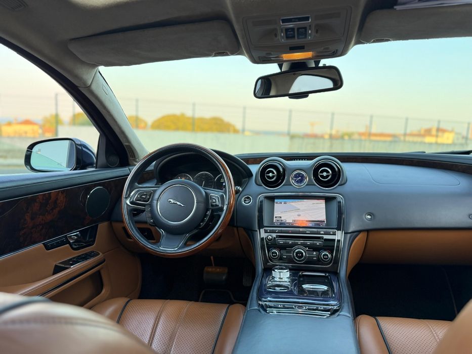 Jaguar XJ 3.0D 275cv portfólio Full Extras