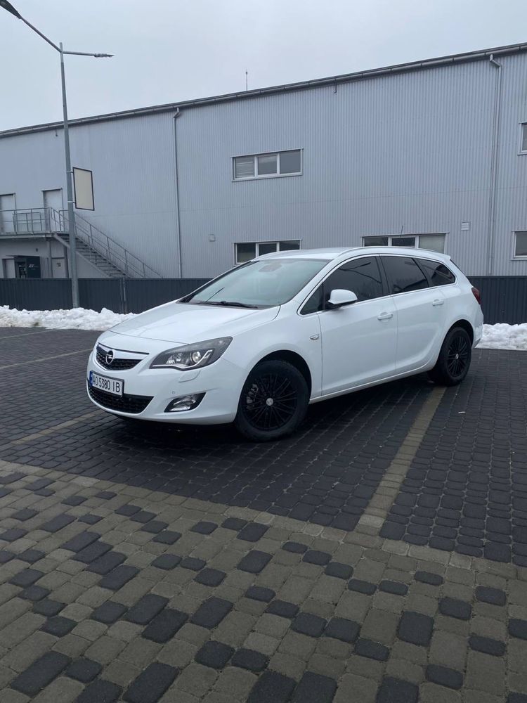 Продам Oprel Astra J Sport Turung