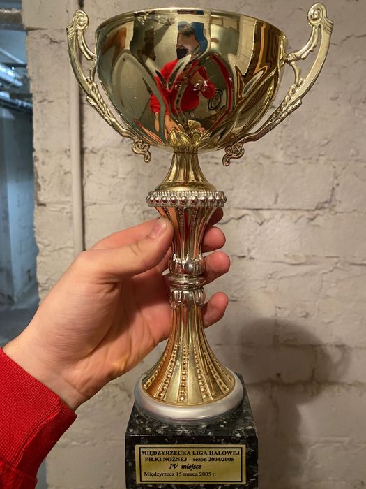 Sprzedam puchar piłkarski z 2005 roku
