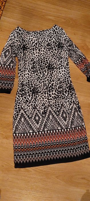 Sukienka we wzorki