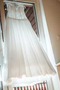 Śliczna biała suknia ślubna!