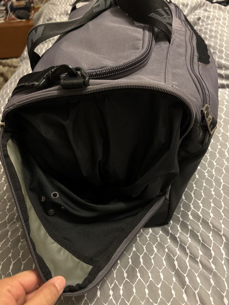 Saco da nike cinzento para treino