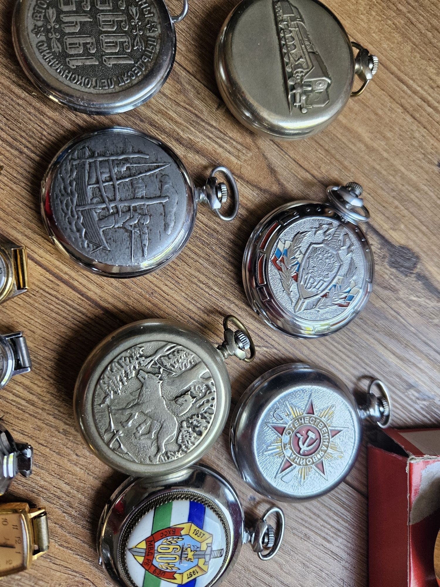 41 rosyjskich zegarków mechanicznych Vostok, Poljot, Pobieda, Zaria