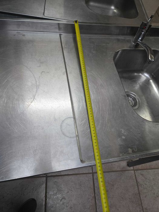 Stoły nierdzewne z zlewem i baterią