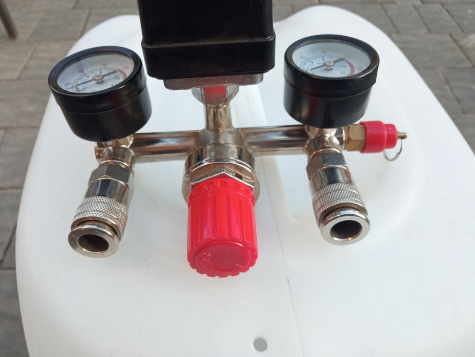 Продам вимикач на 220