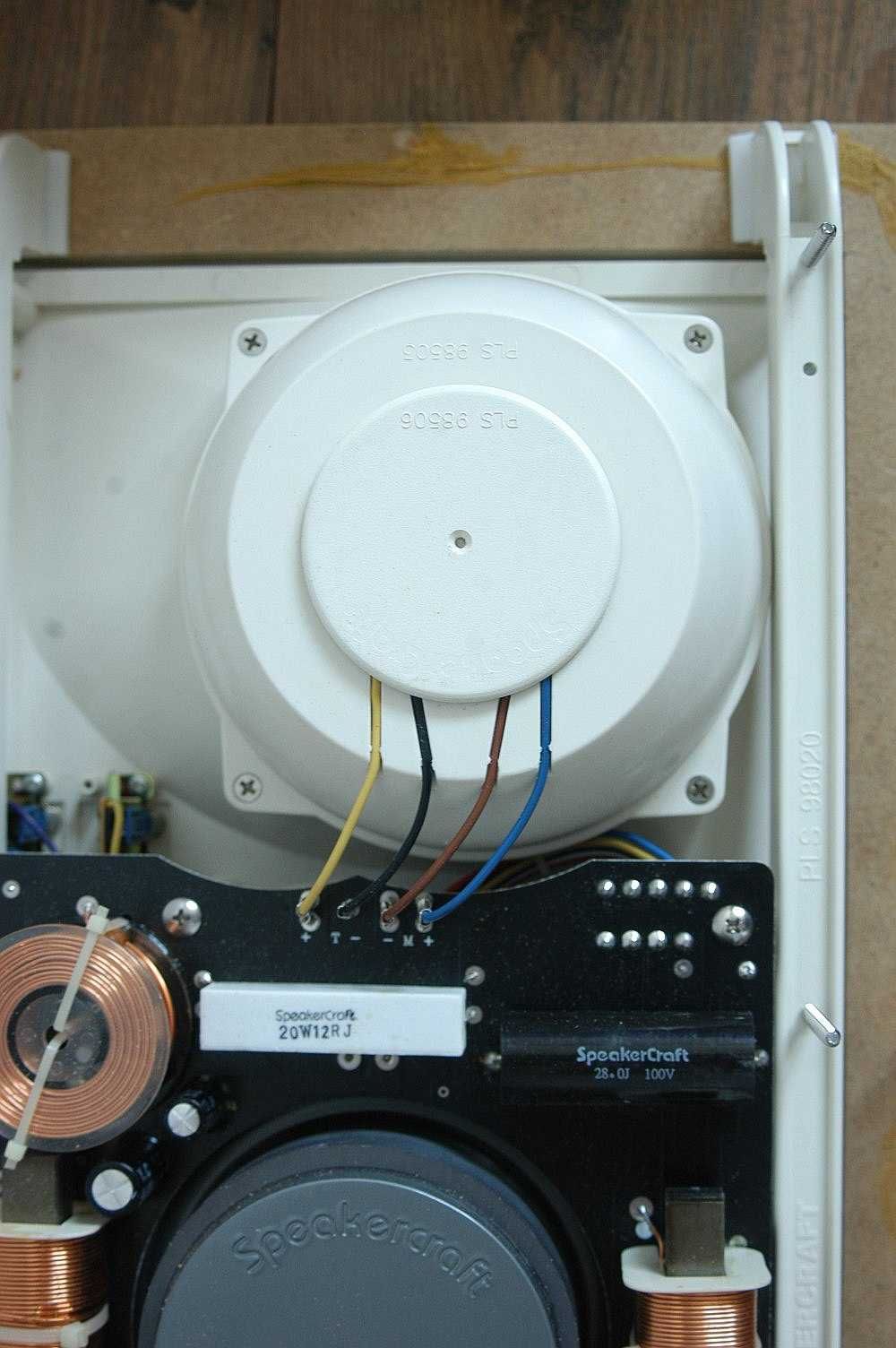 dwa duże głośniki do zabudowy SpeakerCraft MT 8 Two TANIEJ