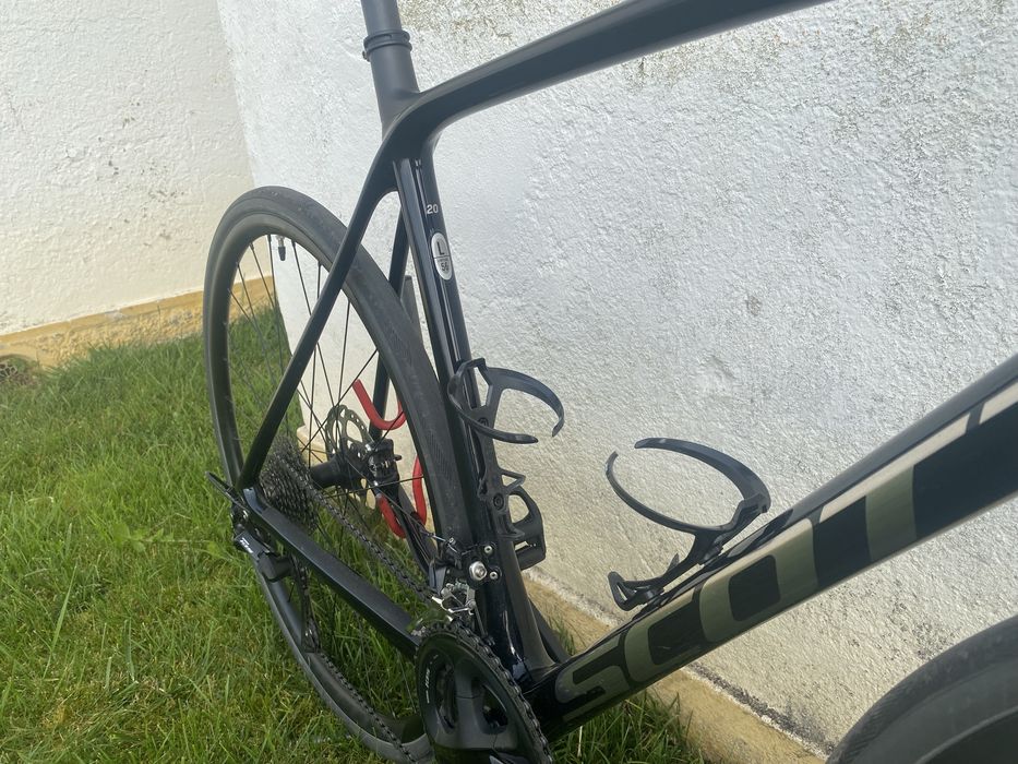 Bicicleta Scott Addict Carbono