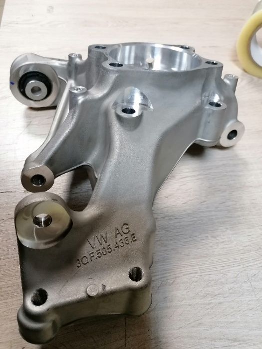 Задня права цапфа VW Atlas/Teramont 2018-2021