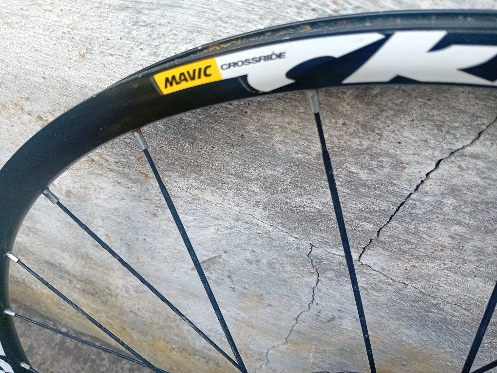 Roda da frente Mavic 29