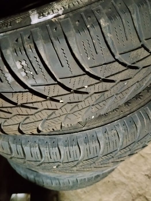 Продам резину у хорошому стані