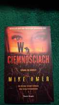 ,,W ciemnościach. Sprawa Zoe Benttley" Mike Omer