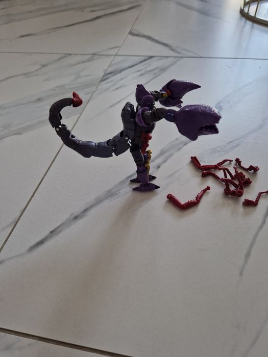 Figurka transformens skorpion