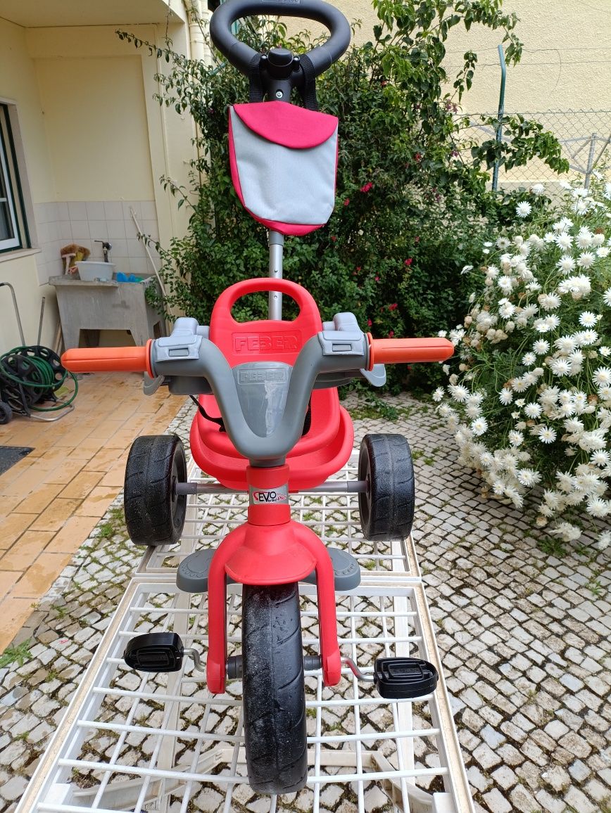 Triciclo criança, com pega para empurrar FEBER