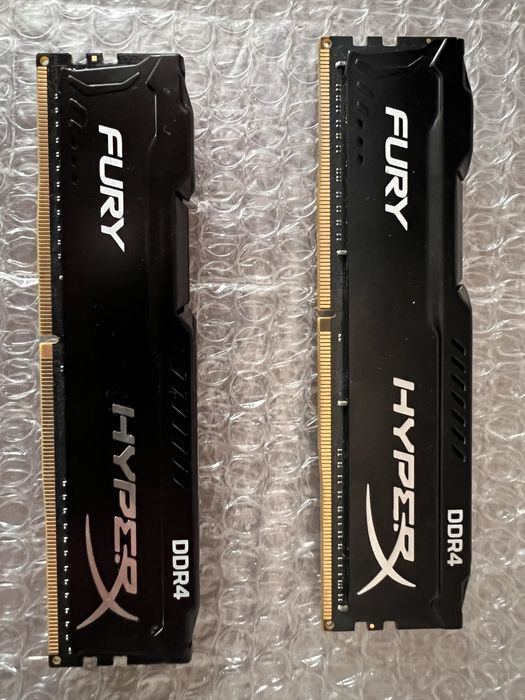 Продам оперативну памʼять Kingston HyperX Fury DDR4 12Gb (8+4)