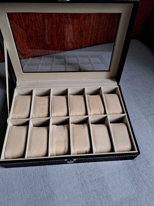 Kaseton na 12 zegarków SONGMICS  JOW120K01