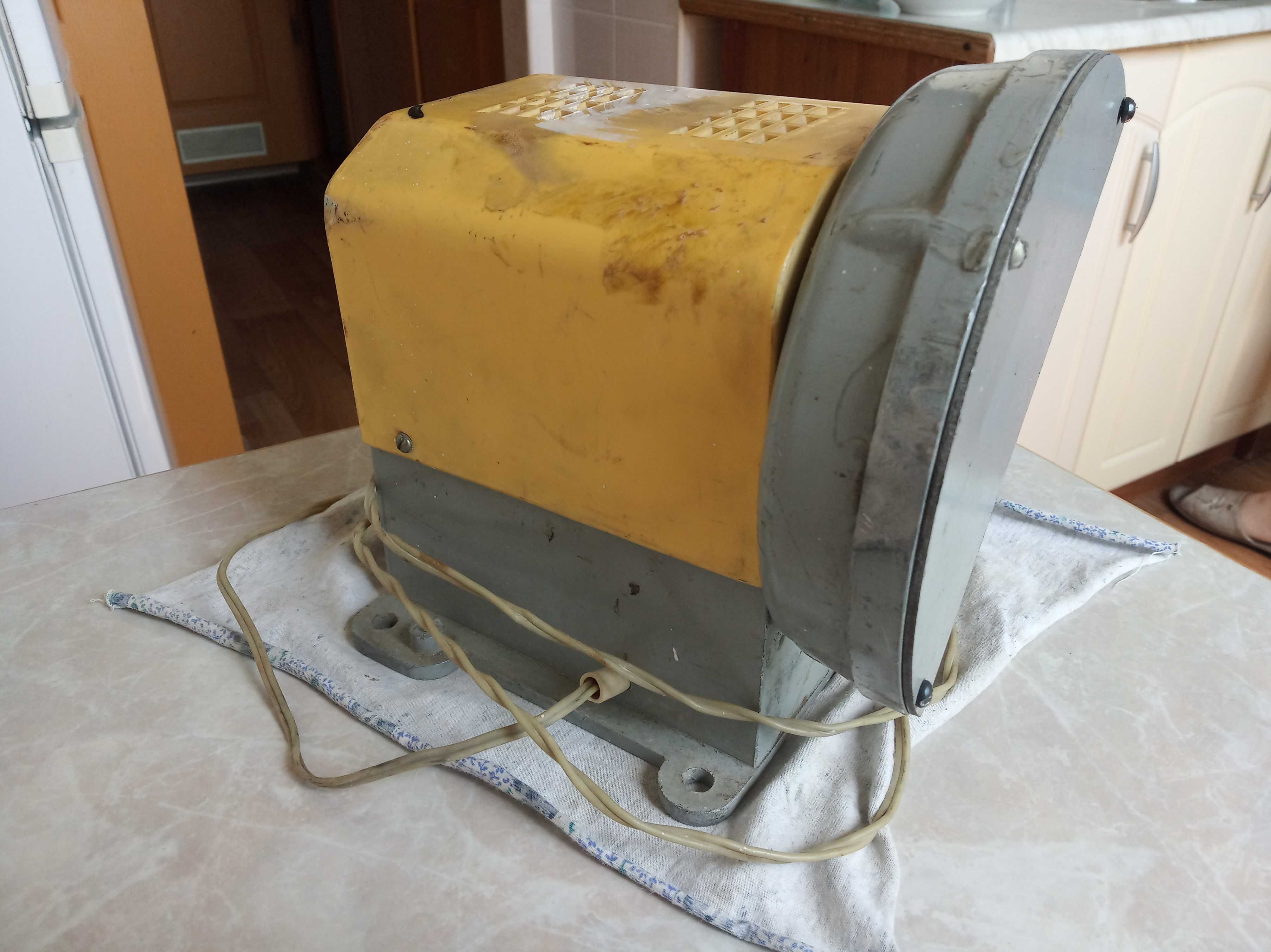 Недорого! Точило электрическое 200 Ватт, 1350 об/мин.