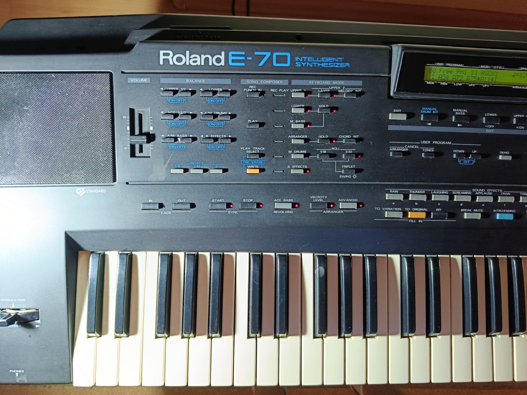 Roland E-70, keyboard klawisze