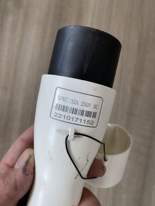 Штекер, конектор зарядної станції для ID4