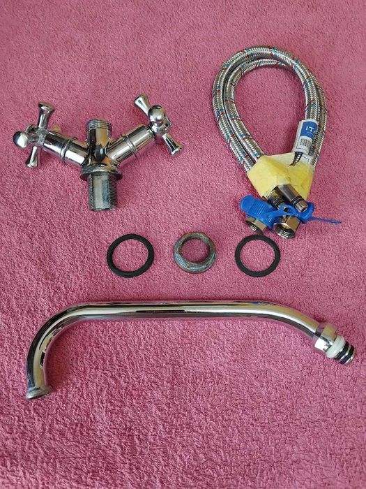 Смеситель на кухню, шланги новые
