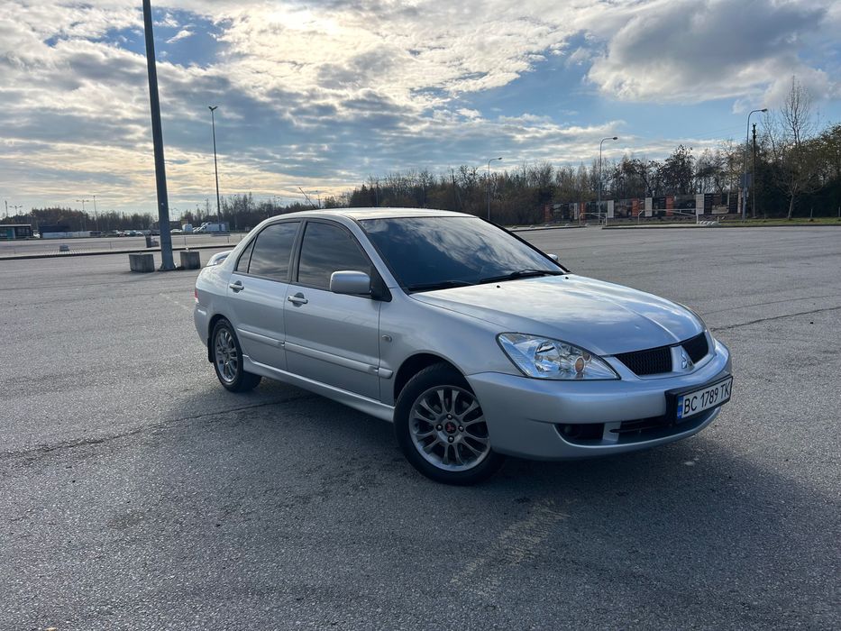 Продам Lancer IX