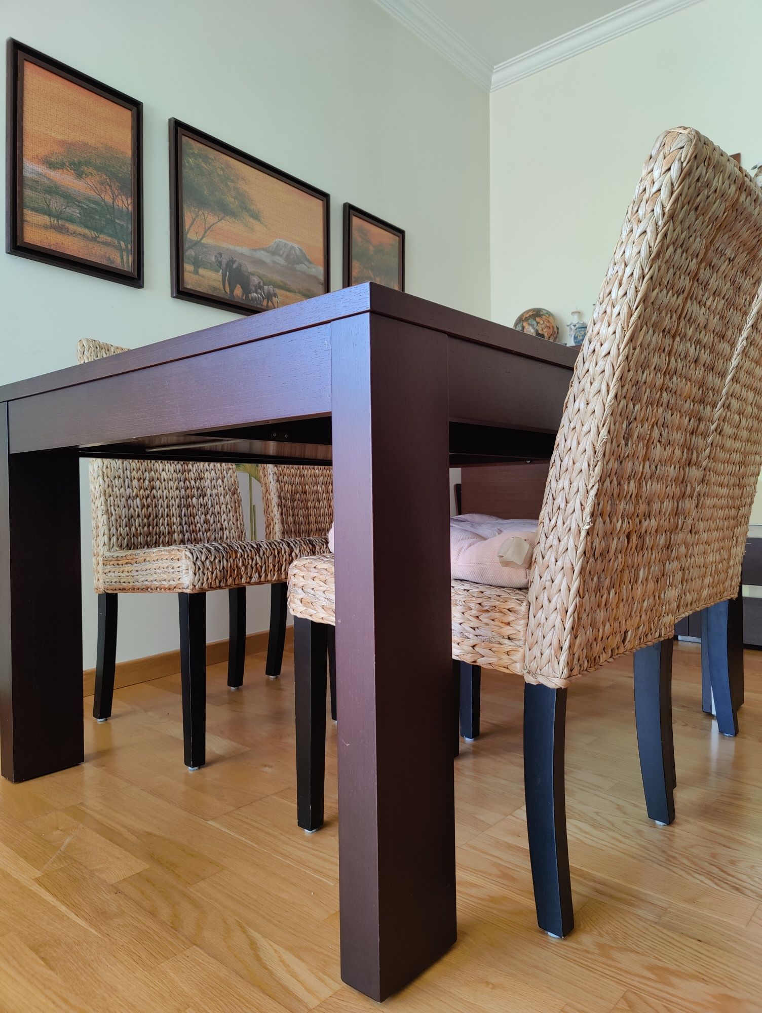 Mesa de jantar extensível com 4 cadeiras