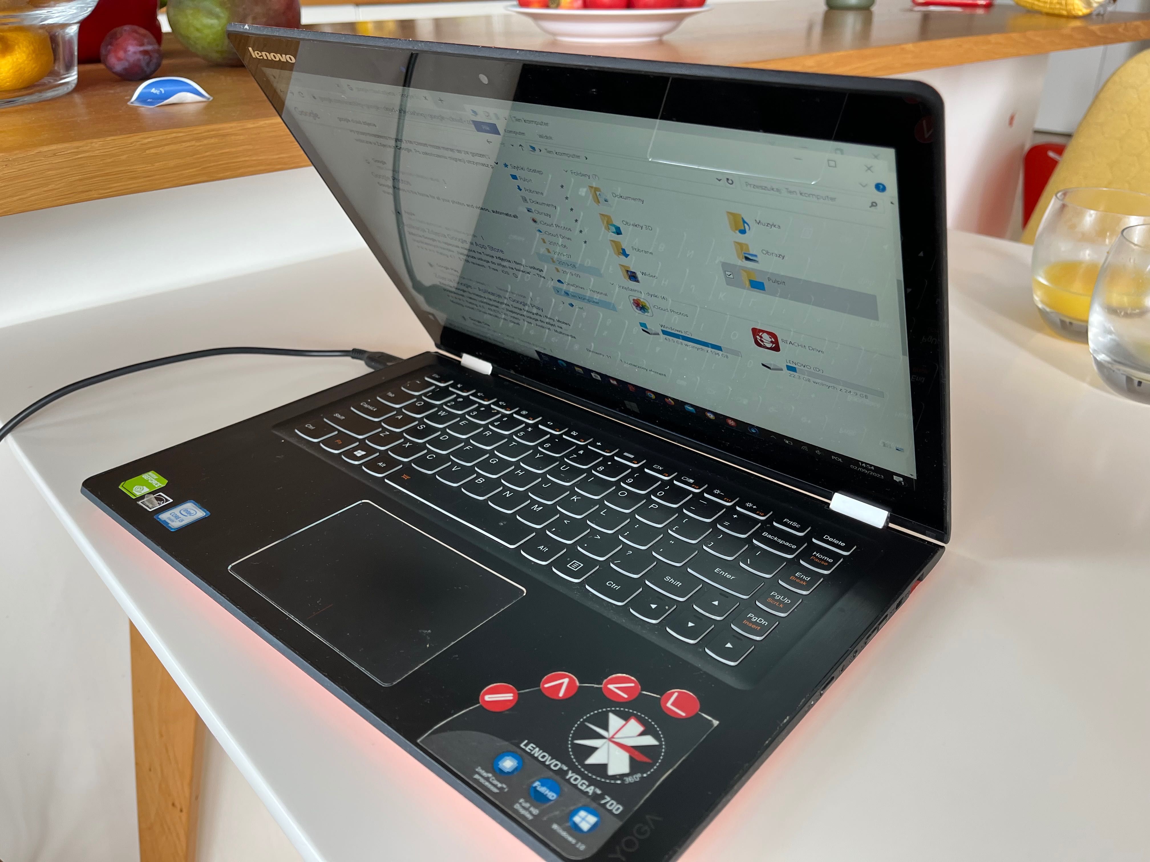 Laptop Lenovo Yoga 700 2w1