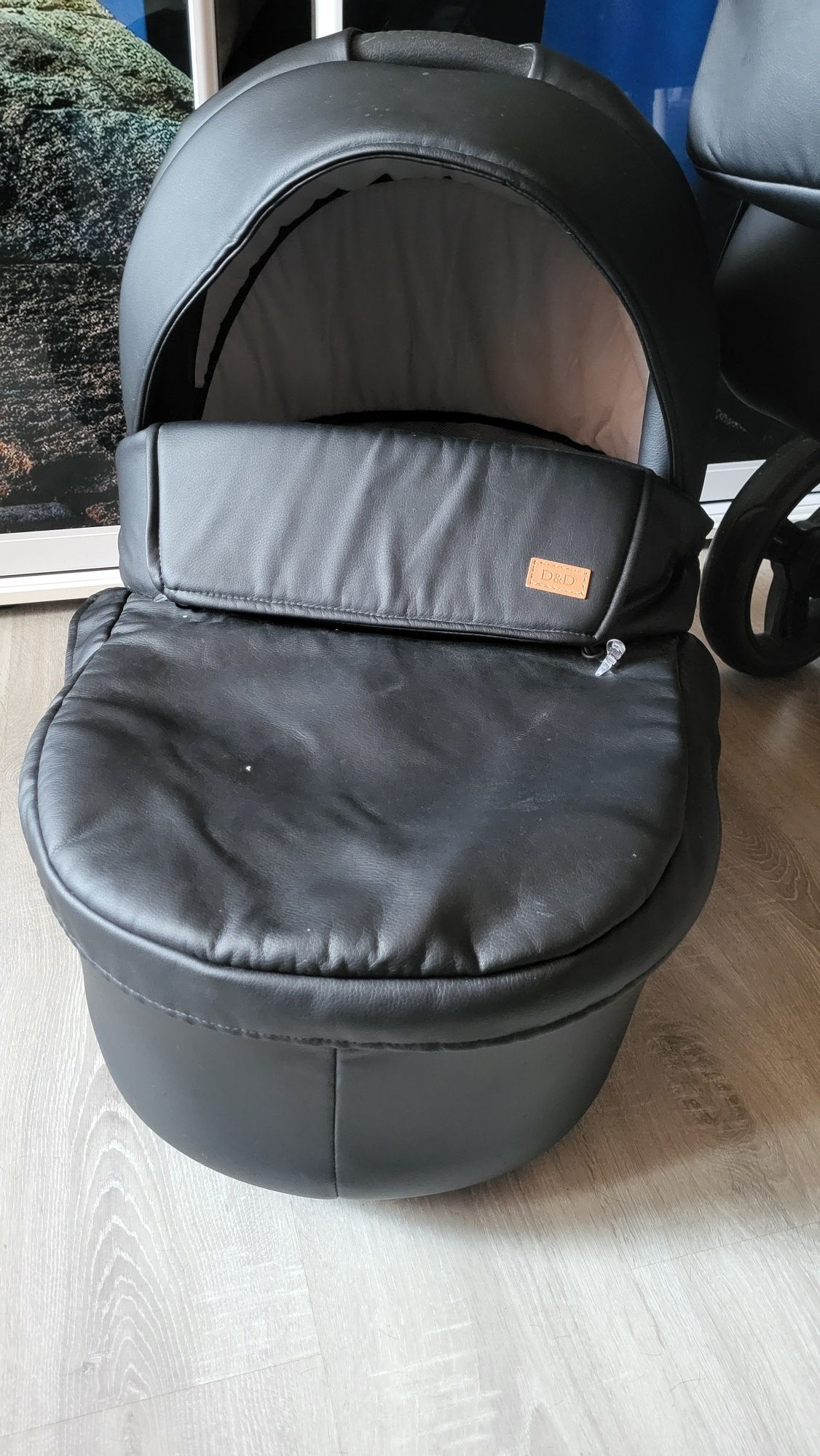 Продам коляску з еко-кожи 2 в 1